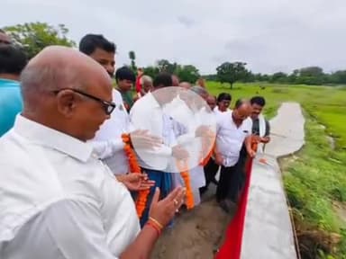 पूर्णिया पूर्व: लसनपुर गांव में मुख्य सड़क से कब्रिस्तान तक जाने वाली पीसीसी सड़क निर्माण कार्य का शिलान्यास बायसी विधायक ने किया