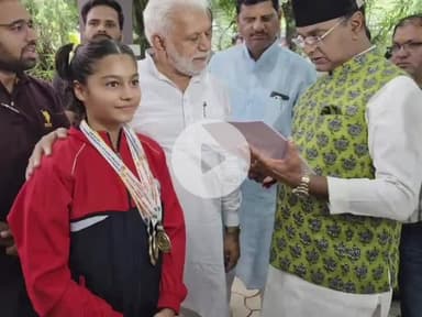 नरसिंहगढ़: बोडा की प्रणया अहीर ने राष्ट्रीय जूनियर चैंपियनशिप और ड्रेगन वोट में 3 गोल्ड मेडल जीते, मंत्री ने किया सम्मानित