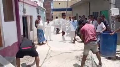 बलरामपुर: खलवा मोहल्ले में अवैध निर्माण पर नगर पालिका परिषद ने की कार्रवाई, तोड़वाया गया अवैध निर्माण, जारी की गई नोटिस