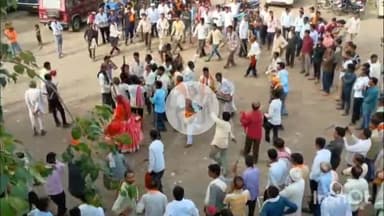 मालथोन: मालथौन बस स्टैंड पर बुंदेली शेरे का हुआ आयोजन, पारंपरिक नृत्य ने मन मोहा