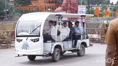 उज्जैन शहर: महाकाल मंदिर क्षेत्र में कलेक्टर-एसपी ने किया सवारी मार्ग का निरीक्षण, कावड़ यात्रियों के साथ किया भोजन