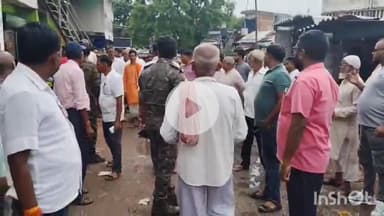 धनवार: एसडीपीओ और थानेदार ने बाजार का निरीक्षण किया, स्वच्छता बनाए रखने की अपील की