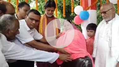 रहुई: हुसैनपुर गांव में स्वतंत्रता सेनानी स्व. इंद्रदेव चौधरी की नव निर्मित प्रतिमा का हुआ उद्घाटन