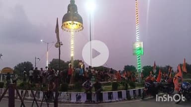 बरेली: बरेली के झुमका चौराहा पर कांवड़ियों का जत्था, बरेली विकास प्राधिकरण की तरफ से जारी रहा भंडारा