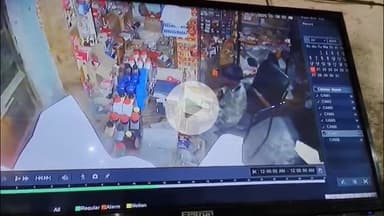 कोल: शाहजमाल में नाबालिगों ने बड़ी चोरी की घटना को अंजाम दिया, चोरी करते हुए सीसीटीवी कैमरे में कैद, वीडियो हुआ वायरल