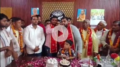 कोल: अकराबाद ब्लाक प्रमुख पद के चार वर्ष पूर्ण होने पर किया हवन, काटा केक, विकास की गंगा बहाने की कही बात