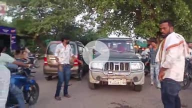 लाडपुरा: थेकड़ा पुलिया पर ट्रैफिक पुलिस नदारद, डेढ़ घंटे तक शिवपुरी धाम के पास सड़क पर रहा जाम, स्थानीय युवाओं ने संभाली व्यवस्था