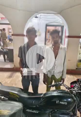 सुल्तानपुर: कोतवाली नगर पुलिस ने मुठभेड़ में दो शातिर वाहन चोरों को किया गिरफ्तार, तमंचा और चोरी की मोटरसाइकिल बरामद