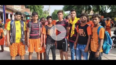 मंझनपुर: सरसवां ब्लाक के कई गांवों से नीलकंठ धाम के लिए रवाना हुआ कांवरियों का विशाल जत्था, 33 वर्षों से है यह परंपरा