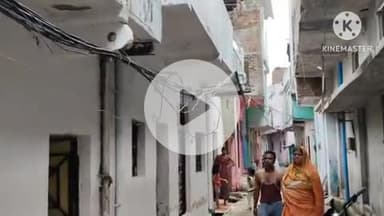 खुरई: जगजीवन राम वार्ड में 3 मंजिला मकान का छज्जा गिरा, बिजली के तार टूटे, वार्डवासियों को जान का खतरा