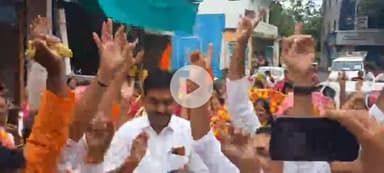 अभिनंदन कावड़ यात्रा का विधायक श्री विपिन जैन मित्र मंडल द्वारा भव्य स्वागत किया गया #Vipin_Jain