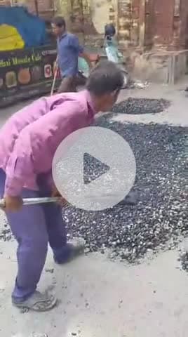 नगर पालिका द्वारा किले की सड़क की मरम्मत कराई गई