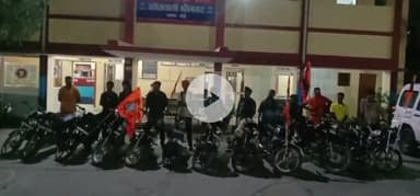 कीर्तिनगर: श्रीनगर पुलिस ने मॉडिफाइड और रैट्रो साइलेंसर लगाने वाले चालकों पर की ताबड़तोड़ कार्रवाई, 12 मोटरसाइकिलें की ज़ब्त