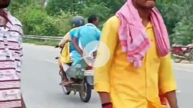 सुल्तानपुर: बाबूगंज से बैजनाथ धाम के लिए निकली कावड़ यात्रा, 50 से अधिक श्रद्धालु हुए शामिल