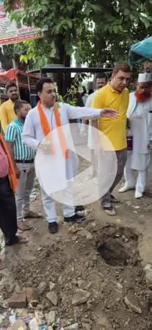 सुल्तानपुर: हरित भारत संकल्प को आगे बढ़ाते हुए नगर पालिका अध्यक्ष प्रवीण कुमार अग्रवाल ने गभडिया क्षेत्र में पौध रोपण किया