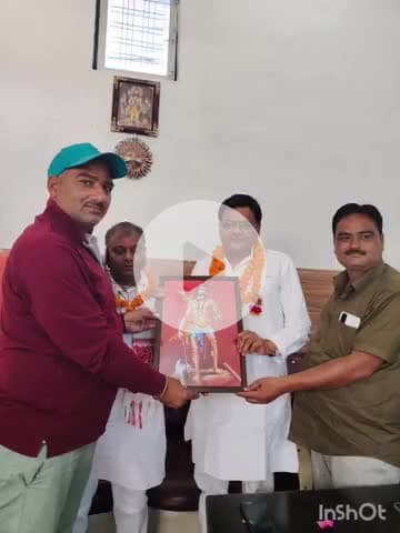 औरैया: भाजपा नेता आदर्श पांडे के आवास पर हुआ राज्य मंत्री बृजेश शुक्ला का स्वागत, कई कार्यकर्ता रहे मौजूद