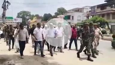 रविंद्रपुरी में नगर आयुक्त अक्षत वर्मा ने किया निरीक्षण, अतिक्रमण करने वालों पर चालान किया