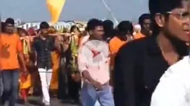 बासोदा: कावड़ लेकर पिपरिया से निकले श्रद्धालु, उदयपुर में भगवान भोलेनाथ का करेंगे जलाभिषेक