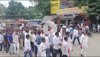 बांसवाड़ा: उपाध्याय पार्क से बेरोजगार युवाओं ने संभागीय दर्जे और अधिकारों की मांग को लेकर निकाली रैली, सौंपा ज्ञापन