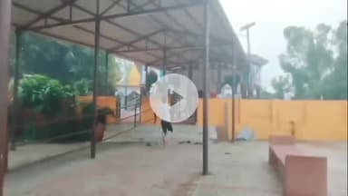 नौगावां सादात: नौगांवा के गांव गजस्थल में स्थित महाकाली शिव मंदिर पर जल अभिषेक करने पहुंचे शिव भक्त