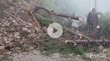 देहरादून: मूसलाधार बारिश से देहरादून में जनजीवन हुआ अस्त व्यस्त, मसूरी में हुआ भारी भूस्खलन