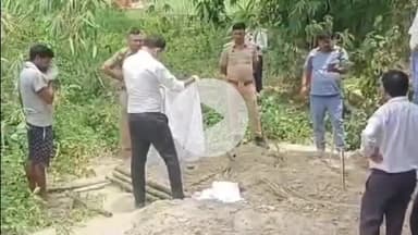 कसिया: पटहेरवा में कब्र से शव गायब होने के बाद सीओ कसया ने पुलिस कार्रवाई की दी जानकारी