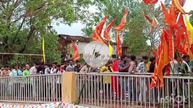 सिरोंज: सावन के दूसरे सोमवार पर देवपुर धाम के प्राचीन शिव मंदिर में उमड़ी भक्तों की भीड़