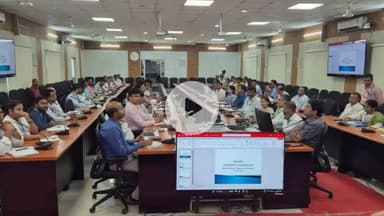 बेतिया: समाहरणालय में सोमवारीय बैठक: महिला वॉशरूम, वृद्धाश्रम, आवेदनों के निष्पादन और योजनाओं की प्रगति पर ज़ोर