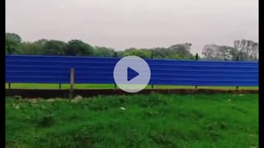 उतरौला: उतरौला (बलरामपुर) में सोमवार को तहसील प्रशासन की टीम ने शाहजहानी दरगाह व कब्रिस्तान की भूमि का किया पैमाइश