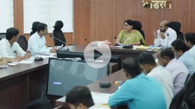 कोडरमा: स्ट्रीट लाइट की अधिक कीमत पर खरीदारी करने पर विधायक डॉ नीरा यादव ने नगर पंचायत के पदाधिकारियों को लगाई फटकार