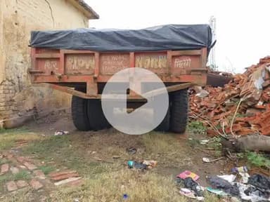 बीसलपुर: बिलसंडा पुलिस ने अवैध खनन कर लाई जा रही मिट्टी से भरी ट्रैक्टर ट्राली को पकड़ा