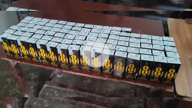 बेतिया: शराब के साथ दो तस्कर गिरफ्तार, एक नाबालिग भी शामिल