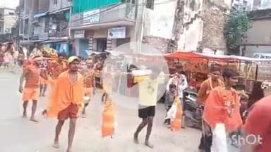 श्योपुर: सावन के दूसरे सोमवार को तिनमेश्वर महादेव पर चढ़ी कांवड़, रामेश्वर धाम त्रिवेणी संगम से शिवभक्तों ने भरी कांवड़