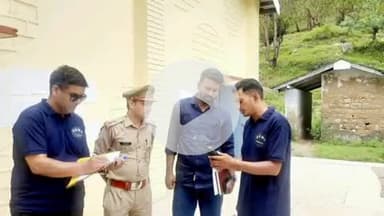 पुरोला: विकासखंड नौगांव, पुरोला एवं मोरी के शैडो एरिया मतदेय स्थलों के लिए कार्मिकों को दिया गया सैटेलाइट फोन