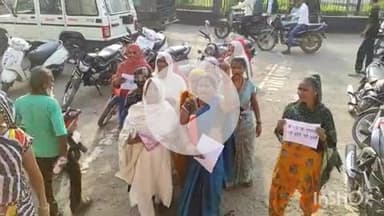 श्योपुर: महिलाओं पर अत्याचार के खिलाफ महिला कांग्रेस का प्रदर्शन, कोतवाली थाने पर सौंपा ज्ञापन