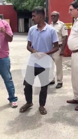 भरतपुर: छात्र नेता राहुल उबार ने अपने खून से छात्र संघ चुनाव बहाली के लिए मुख्यमंत्री के नाम दिया ज्ञापन