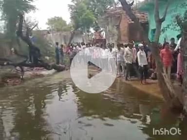 बल्देवगढ़: ग्राम गनेशपुरा में अतिवृष्टि से घरों में घुसा पानी, पूर्व मंत्री राहुल लोधी ने किया निरीक्षण