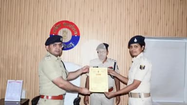 बेतिया: बेतिया में उत्कृष्ट सेवा करने वाले पुलिसकर्मियों को मिला प्रशस्ति पत्र