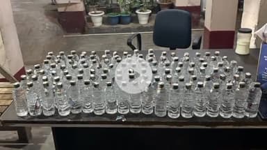 दरभंगा: किलाघाट पुल से 110 बोतल नेपाली शराब बरामद, चालक नदी में कूदकर हुआ फरार