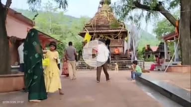 पवई: सिद्धनाथ में श्रावण माह के दूसरे सोमवार को शिव प्रेमियों का उमड़ा सैलाब