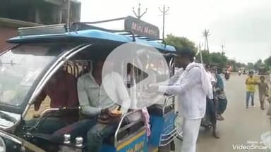 खबर औरैया से जालौन रोड स्थित राधे कृष्णा इंटरप्राइजेज पर हुआ विशाल भंडारे का आयोजन