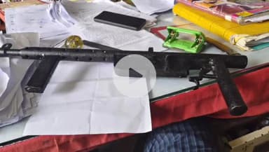 रफीगंज: रफीगंज पुलिस ने बौर गांव से अवैध हथियार के साथ दो लोगों को किया गिरफ्तार, बरामद हुए हथियार