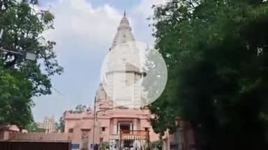 शहर के सबसे ऊंचे शिखर वाले बीएचयू स्थित विश्वनाथ मंदिर में यादव बंधुओं ने किया जलाभिषेक