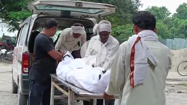 कोल: खंडेहा के निकट अज्ञात वाहन की टक्कर से बाइक सवार व्यक्ति की हुई मौत, पुलिस ने शव का कराया पोस्टमार्टम