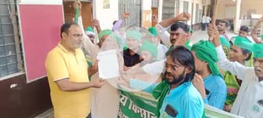 @कौशाम्बी_चायल_तहसील: स्थानीय समस्याओं को लेकर ज्ञापन।
@Kaushambi_Chayal_Tehsil: Memorandum regarding local problems.
@rajendra_yadav 
#national_president