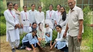 चूरू: सैटेलाइट अस्पताल चूरू में समस्या समाधान केंद्र के तत्वावधान में किया गया वृक्षारोपण