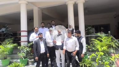 नवाबगंज: क्षेत्र में सिटी इण्टर कालेज के पास पानी की पाइपलाइन फटने से हो रही दिक्कतों को लेकर डीएम को सौंपा गया ज्ञापन