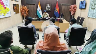 हरदोई: पुलिस ऑफिस में एसपी सहित अधिकारियों की जनसुनवाई, 121 पीड़ित अपनी शिकायत लेकर पहुंचे