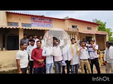 बल्देवगढ़: बल्देवगढ़ में बिजली कटौती से नाराज़ लोगों ने विद्युत विभाग कार्यालय का घेराव किया, लापरवाही का आरोप लगाया