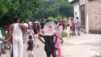 हसनपुर: हसनपुर दीनपुर मार्ग पर दुकान में चोर घुसने की सूचना पर जूती मोहल्ले की भीड़, हुआ हंगामा